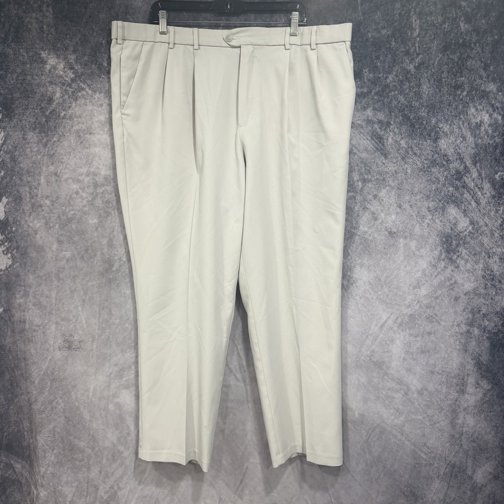 Dockers Golf Mens Pants 42x30 Beige Pleated Front Relaxed Fit Khaki Straight Leg